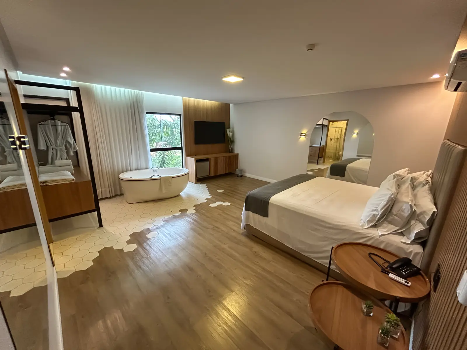 Quarto 102 — Premium