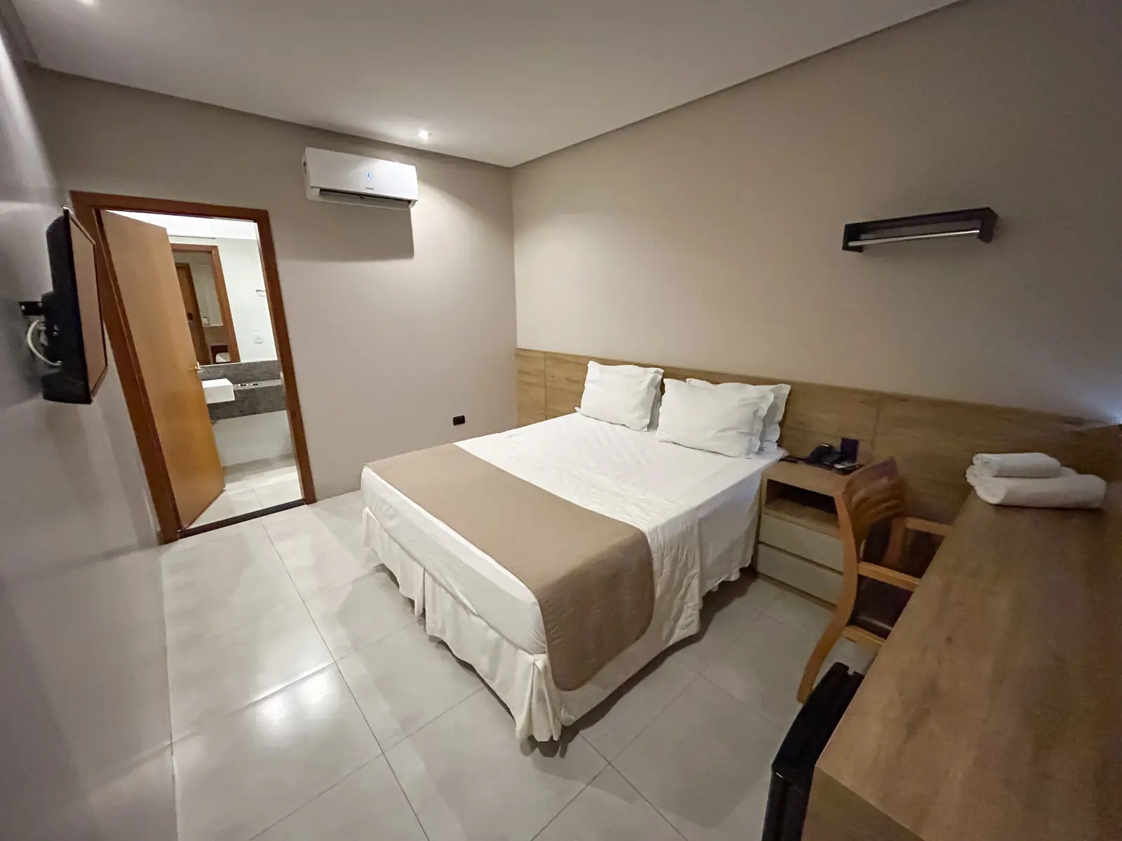 Quarto 05 — Standard